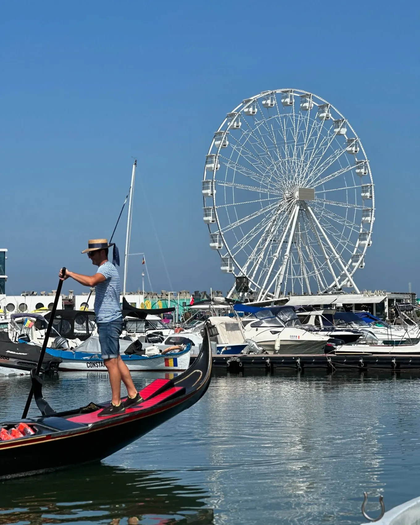 Gondola din port
